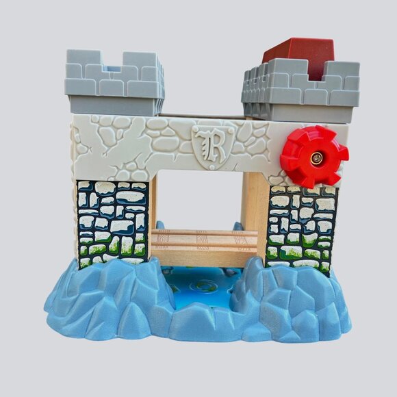 Thomas & Friends Wooden Train Railway Rolf's Castle Bridge Gate Vtg - Picture 3 of 6